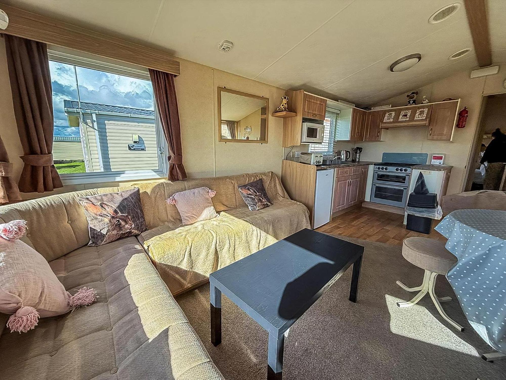Lovely 6 Berth Caravan At Naze Marine Holiday Park In Essex Ref 17003C Walton-on-the-Naze Exterior photo