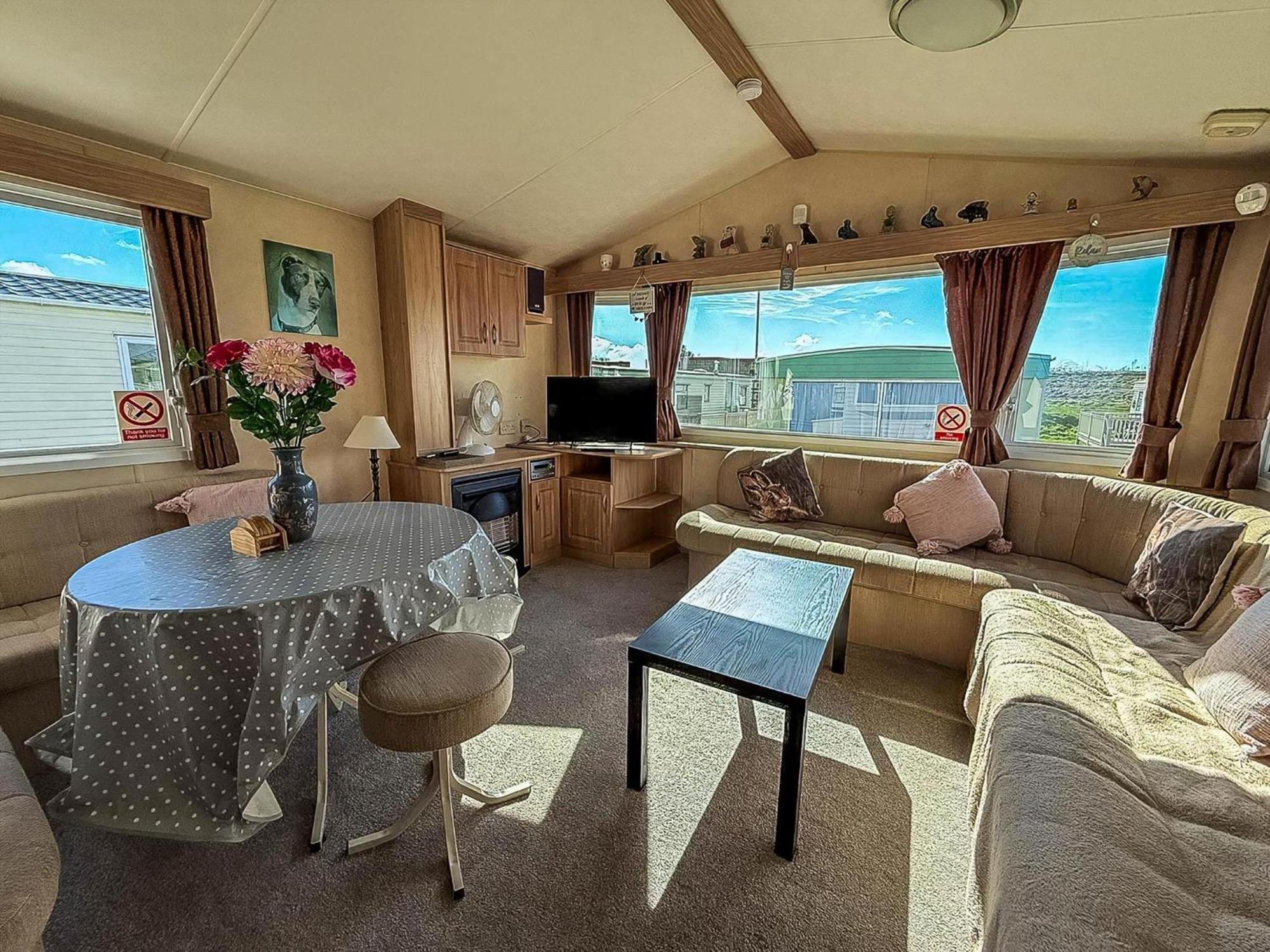 Lovely 6 Berth Caravan At Naze Marine Holiday Park In Essex Ref 17003C Walton-on-the-Naze Exterior photo